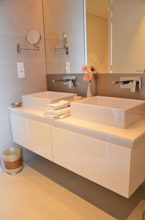 Дубай: 4BR Apt on Bluewater Island
