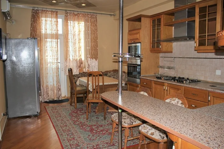 Баку: Apartment on Mahammad Nakhchivani 14