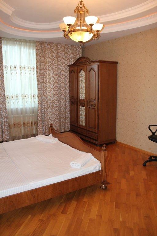 Баку: Apartment on Mahammad Nakhchivani 14