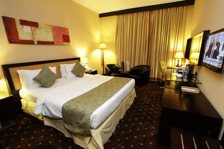 Дубай: Dorus Hotel