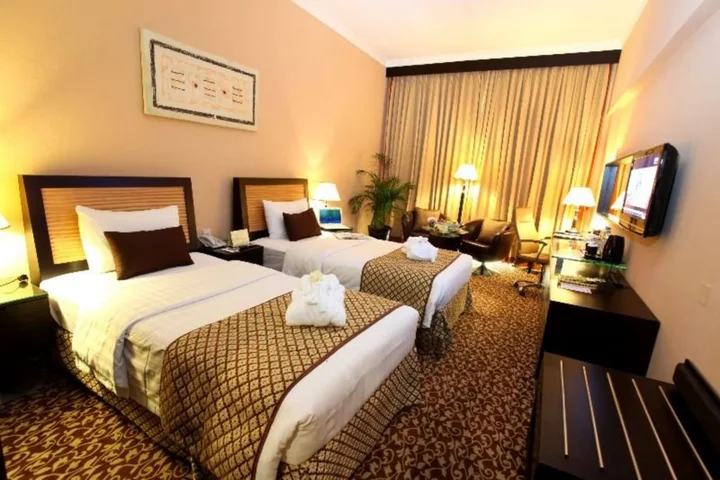 Дубай: Dorus Hotel