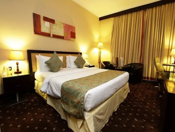 Дубай: Dorus Hotel