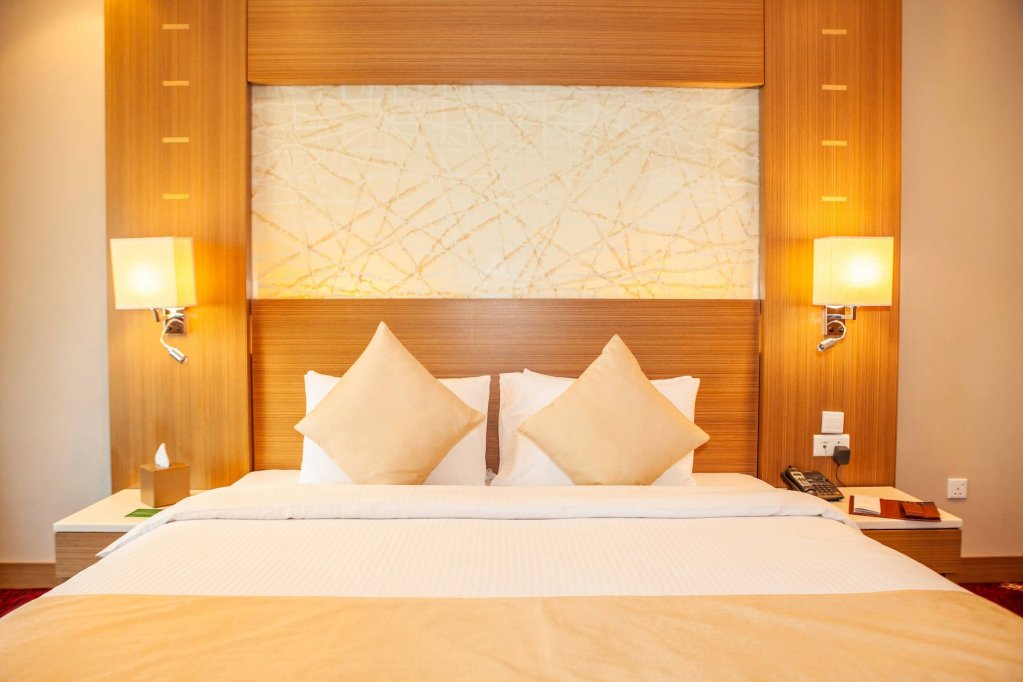 Дубай: Grand Stay Hotel