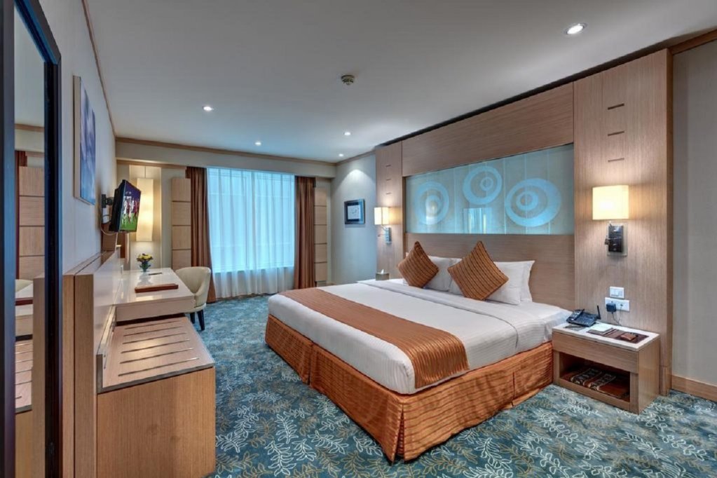 Дубай: Grand Stay Hotel