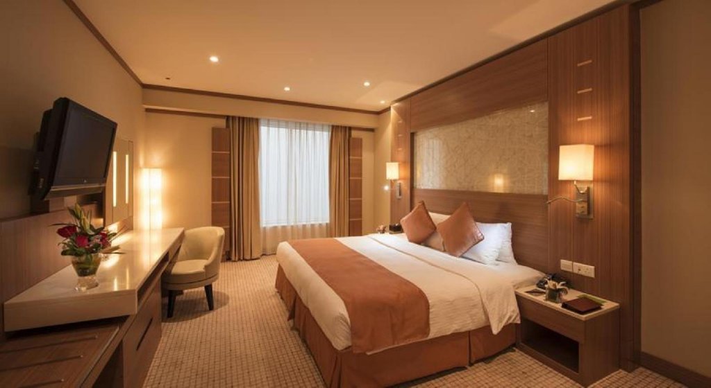 Дубай: Grand Stay Hotel