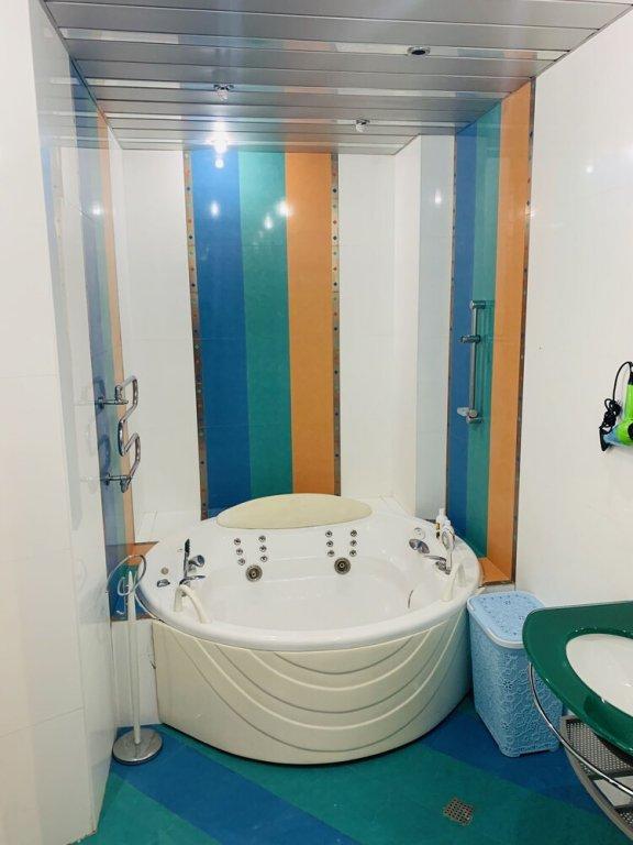 Баку: Panoramic Apartments 200 M2 Of Space