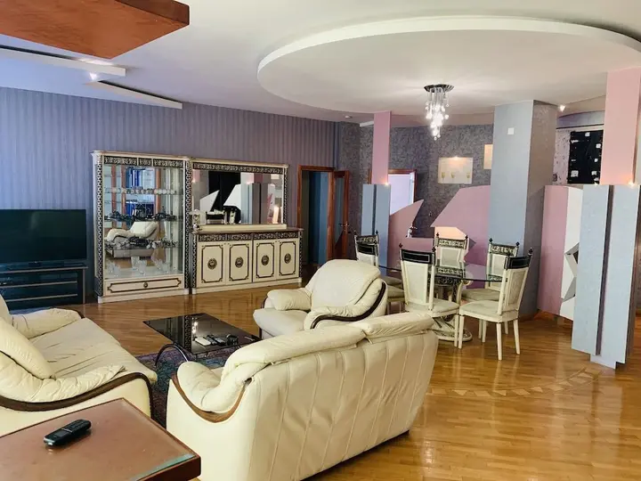 Баку: Panoramic Apartments 200 M2 Of Space