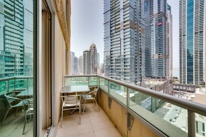 Дубай: Uniquely Designed Apartment Dubai Marina Views