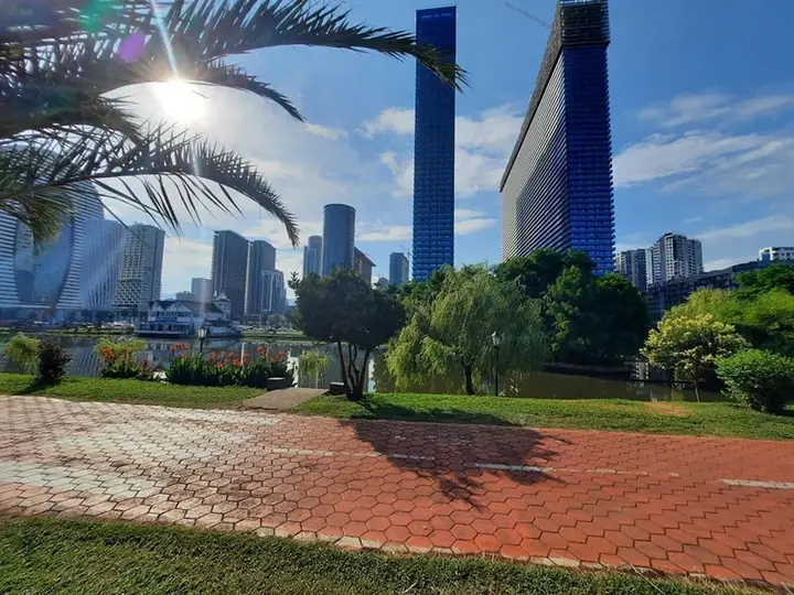Апартаменты Orbi City Batumi с видом на море — фото 6