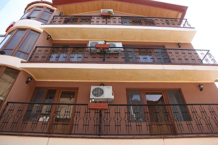Самтредия: Hotel Obola