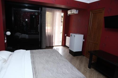 Самтредия: Hotel Obola