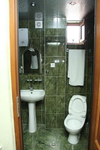 Самтредия: Hotel Obola
