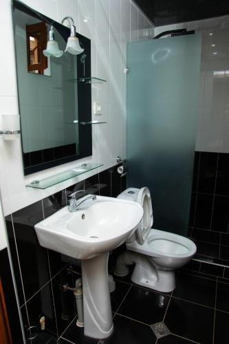 Самтредия: Hotel Obola