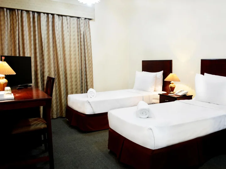 Дубай: Galaxy Plaza Hotel