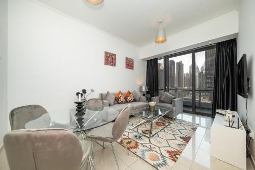 Дубай: Luton Vacation Homes - Silverene Tower Dubai Marina