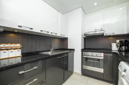 Дубай: Luton Vacation Homes - Silverene Tower Dubai Marina