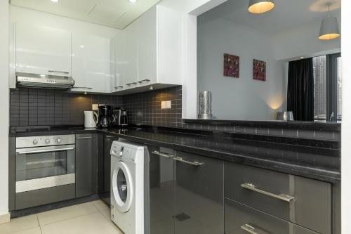 Дубай: Luton Vacation Homes - Silverene Tower Dubai Marina