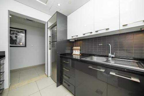 Дубай: Luton Vacation Homes - Silverene Tower Dubai Marina