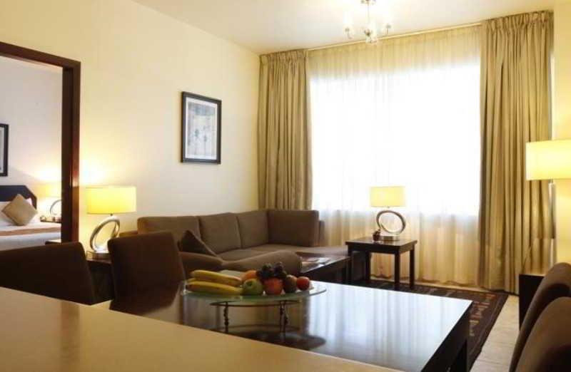 Дубай: Avari Al Barsha Apartment Hotel