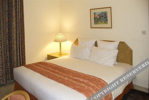Дубай: Avari Al Barsha Apartment Hotel