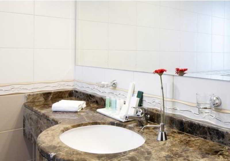 Дубай: Avari Al Barsha Apartment Hotel
