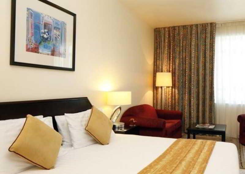 Дубай: Avari Al Barsha Apartment Hotel