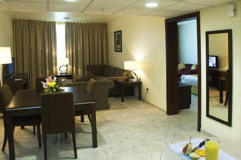 Дубай: Avari Al Barsha Apartment Hotel