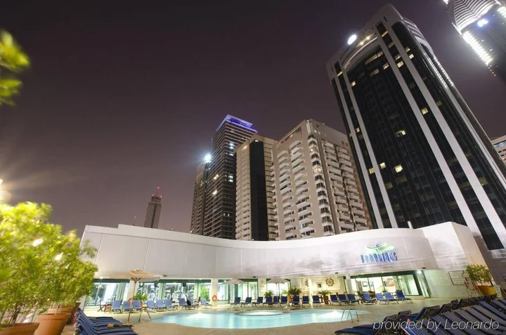 Дубай: Отель Towers Rotana