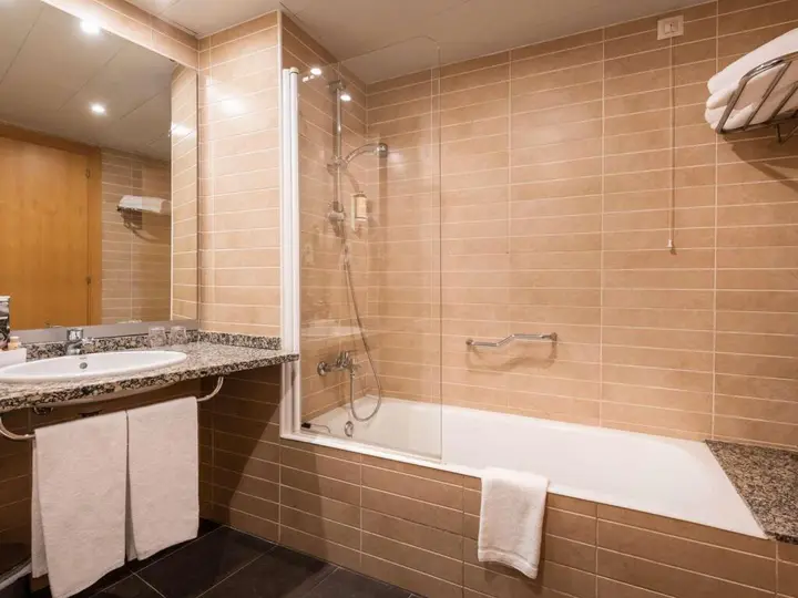 Дубай: Отель Towers Rotana