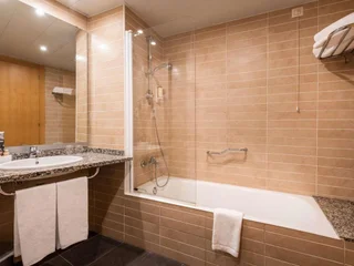 Дубай: Отель Towers Rotana