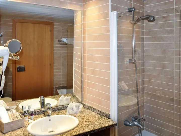 Дубай: Отель Towers Rotana