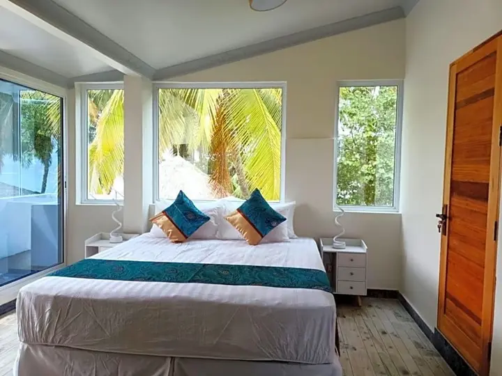 Атолл Фаафу: Island Life Maldives Retreat & Spa