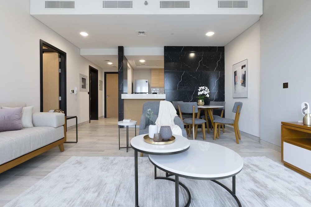 Дубай: Desert View Spacious Layout Pool & Gym 4914