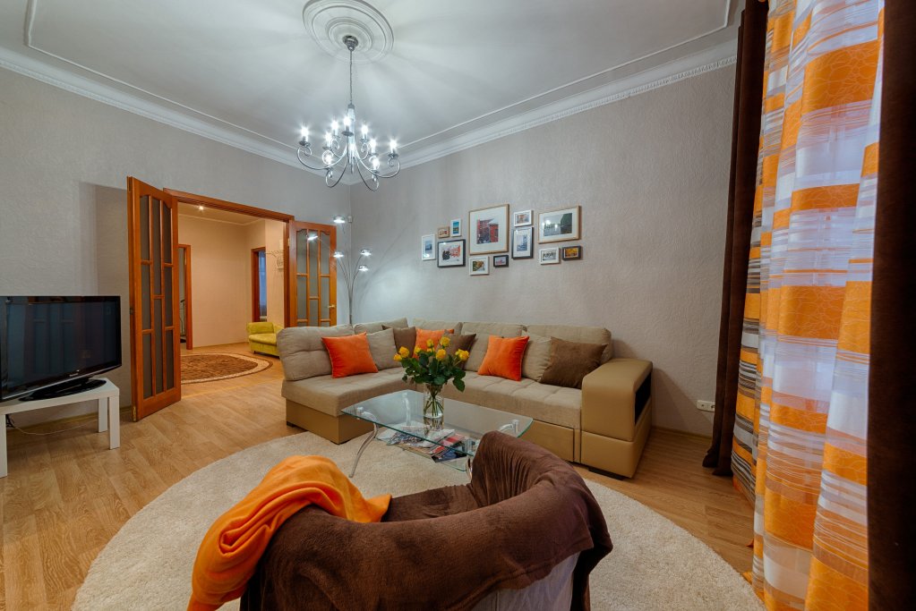 Минск: Апартаменты 4-комнатные HomeApart пр-т Независимости, 14