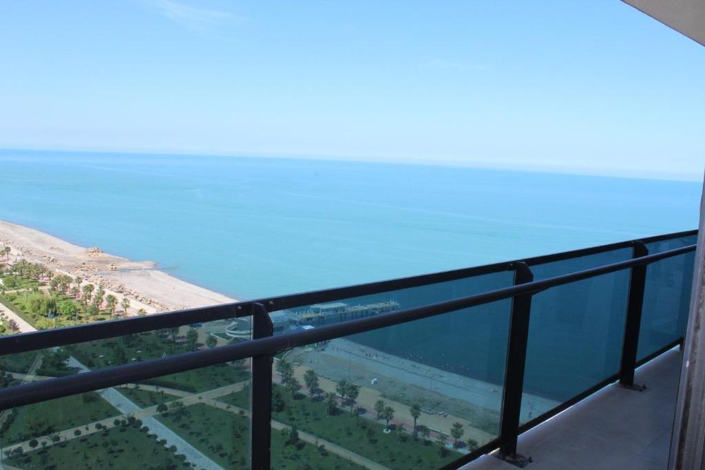 Батуми: Black Sea View Apartment In Batumi Beach Tower