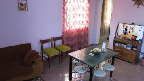Батуми: Guest House Adlia 14