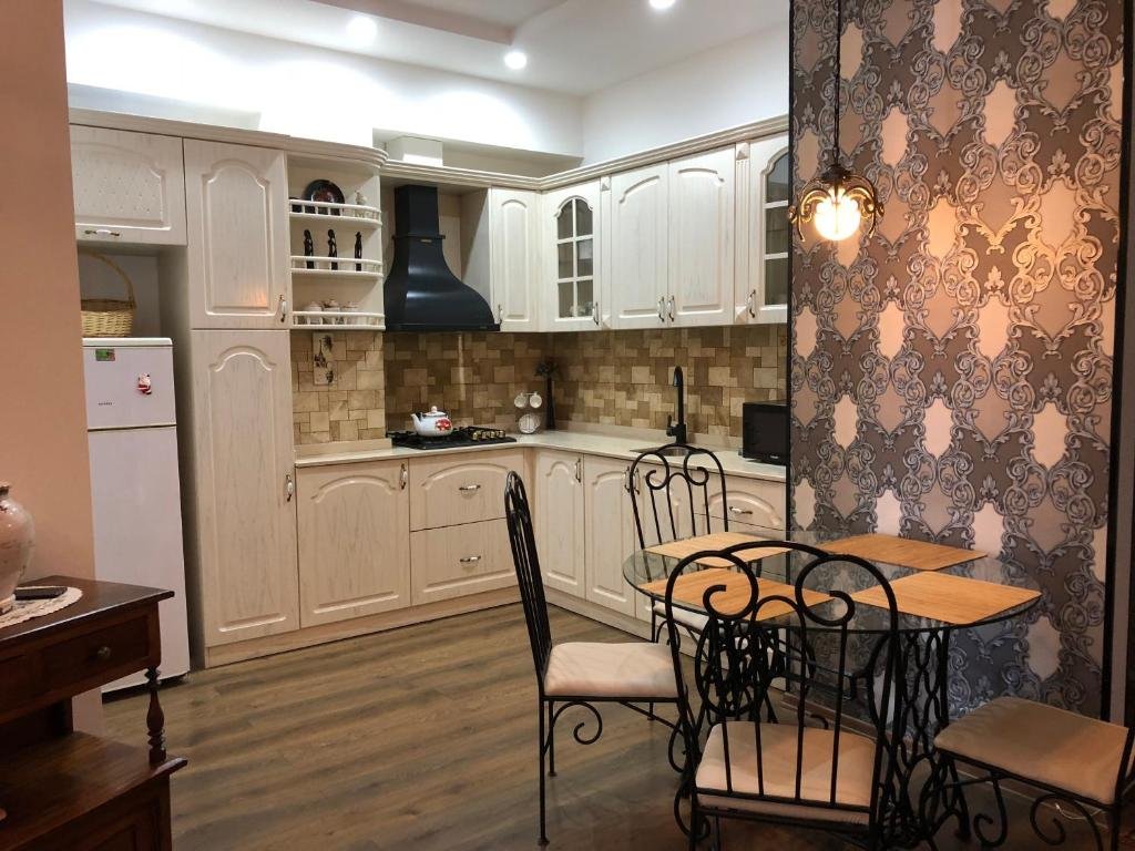 Батуми: Private Apartment 1