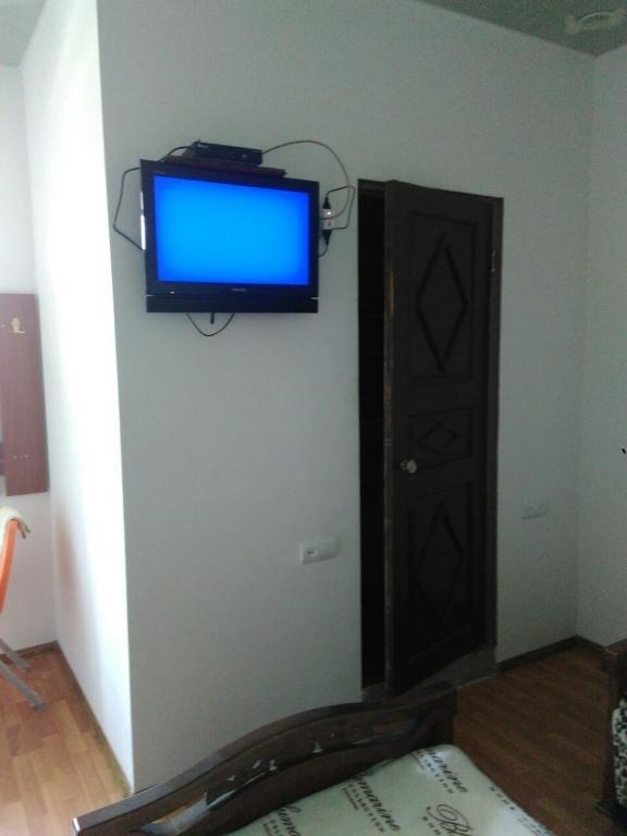 Агарак: Hostel Samuel