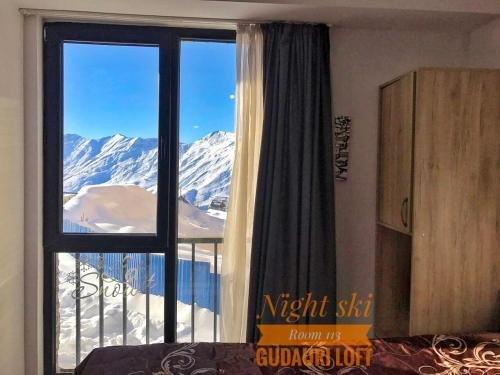 Гудаури: Nightski Room Gudauri Hotel Loft