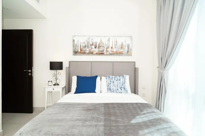 Дубай: Deluxe 2B apartment close to Burj Khalifa