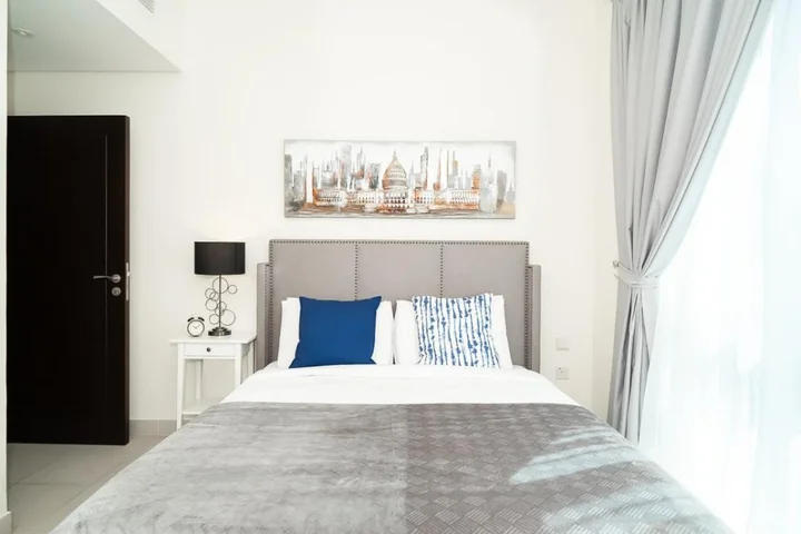 Дубай: Deluxe 2B apartment close to Burj Khalifa