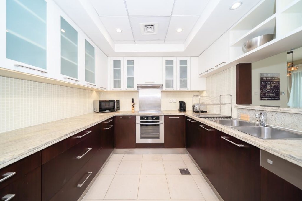 Дубай: Deluxe 2B apartment close to Burj Khalifa