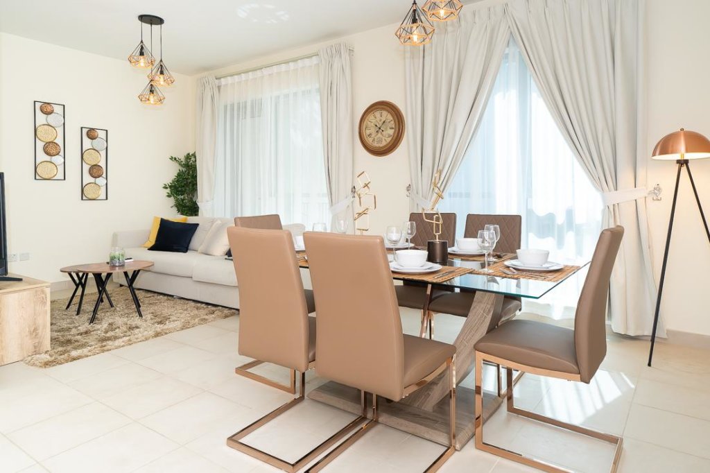 Дубай: Deluxe 2B apartment close to Burj Khalifa