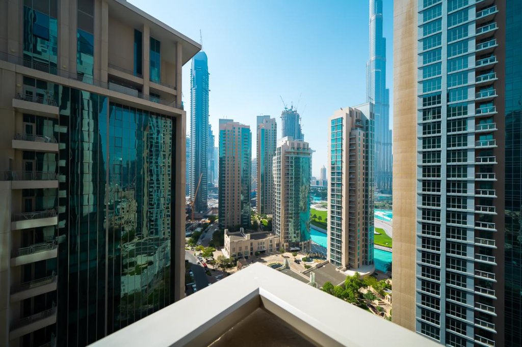 Дубай: Deluxe 2B apartment close to Burj Khalifa