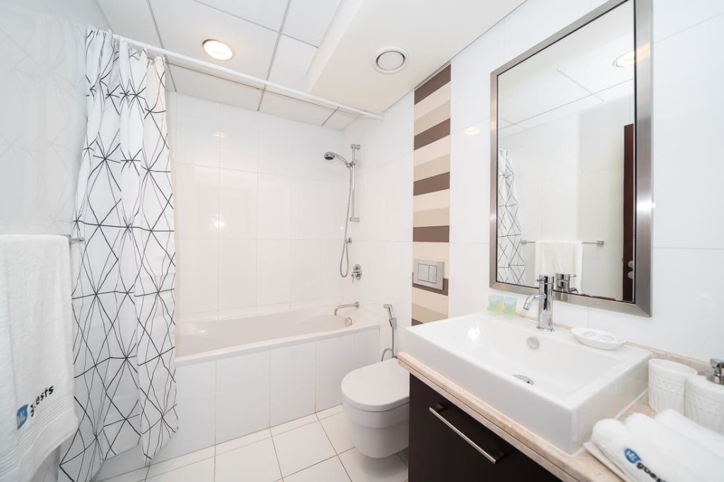 Дубай: Deluxe 2B apartment close to Burj Khalifa