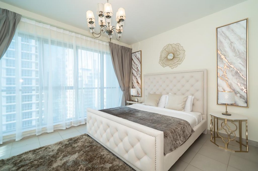 Дубай: Deluxe 2B apartment close to Burj Khalifa