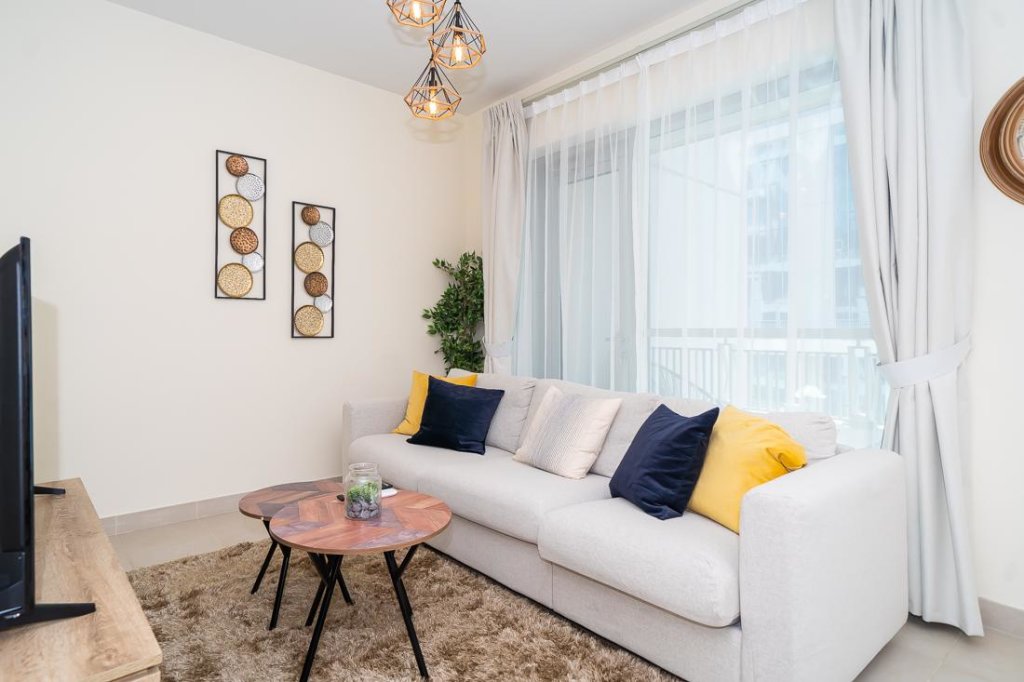 Дубай: Deluxe 2B apartment close to Burj Khalifa