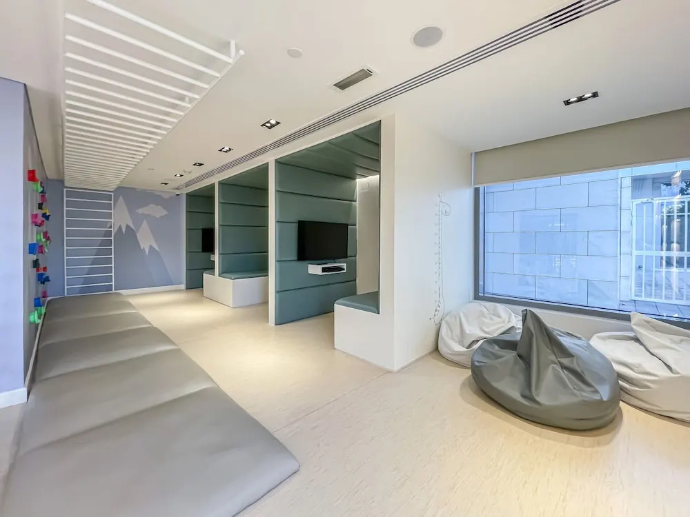 Дубай: Duplex 2BR Burj Daman - DIFC