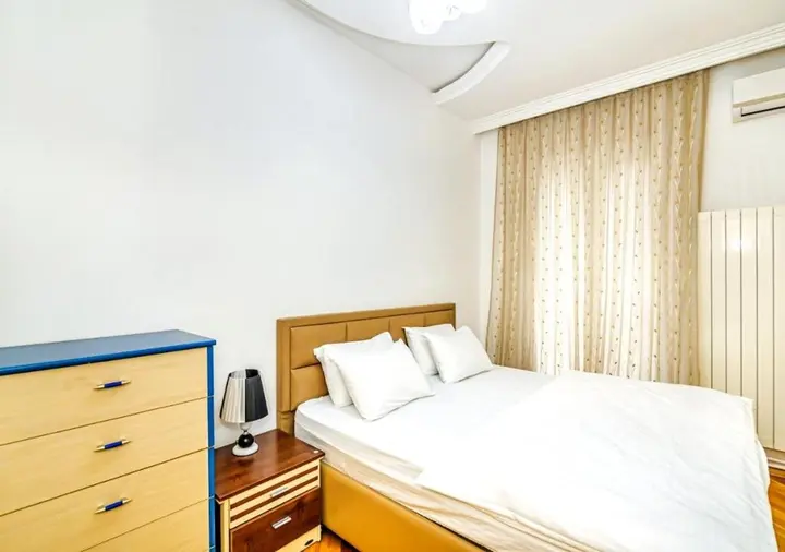 Баку: 7 Bedroom Apartment on LEYLEK - Nİzami st.