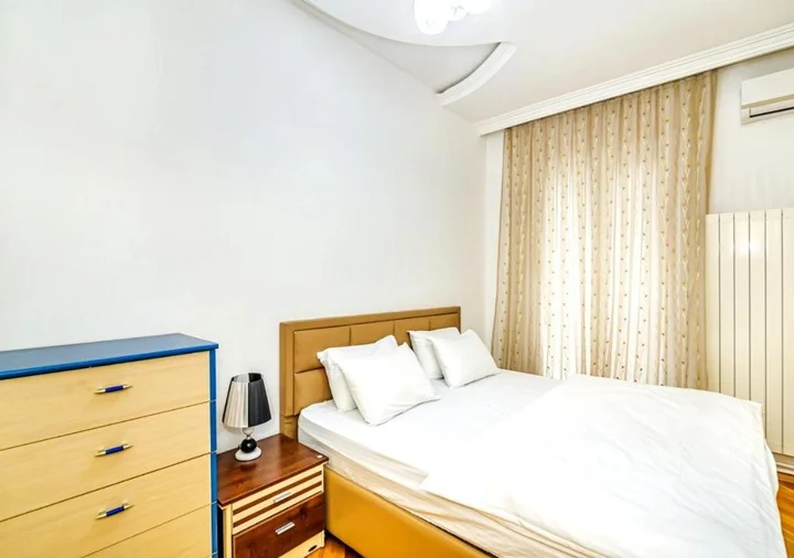 Баку: 7 Bedroom Apartment on LEYLEK - Nİzami st.
